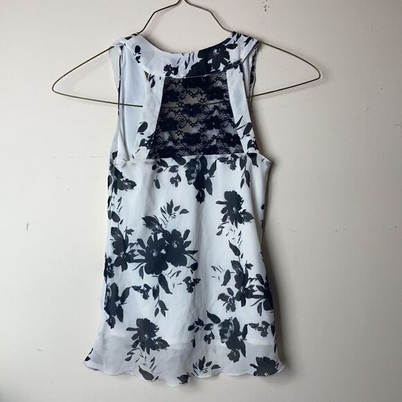 Black and white blouse - Picture 2 of 3